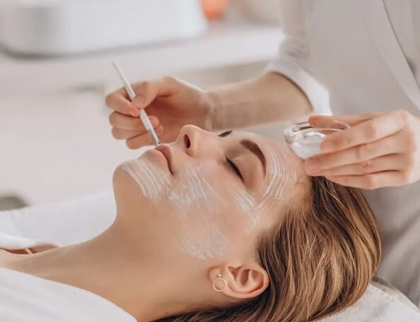 A brightening facial is a skincare treatment specifically formulated to reduce hyperpigmentation, sun damage, and uneven skin tone